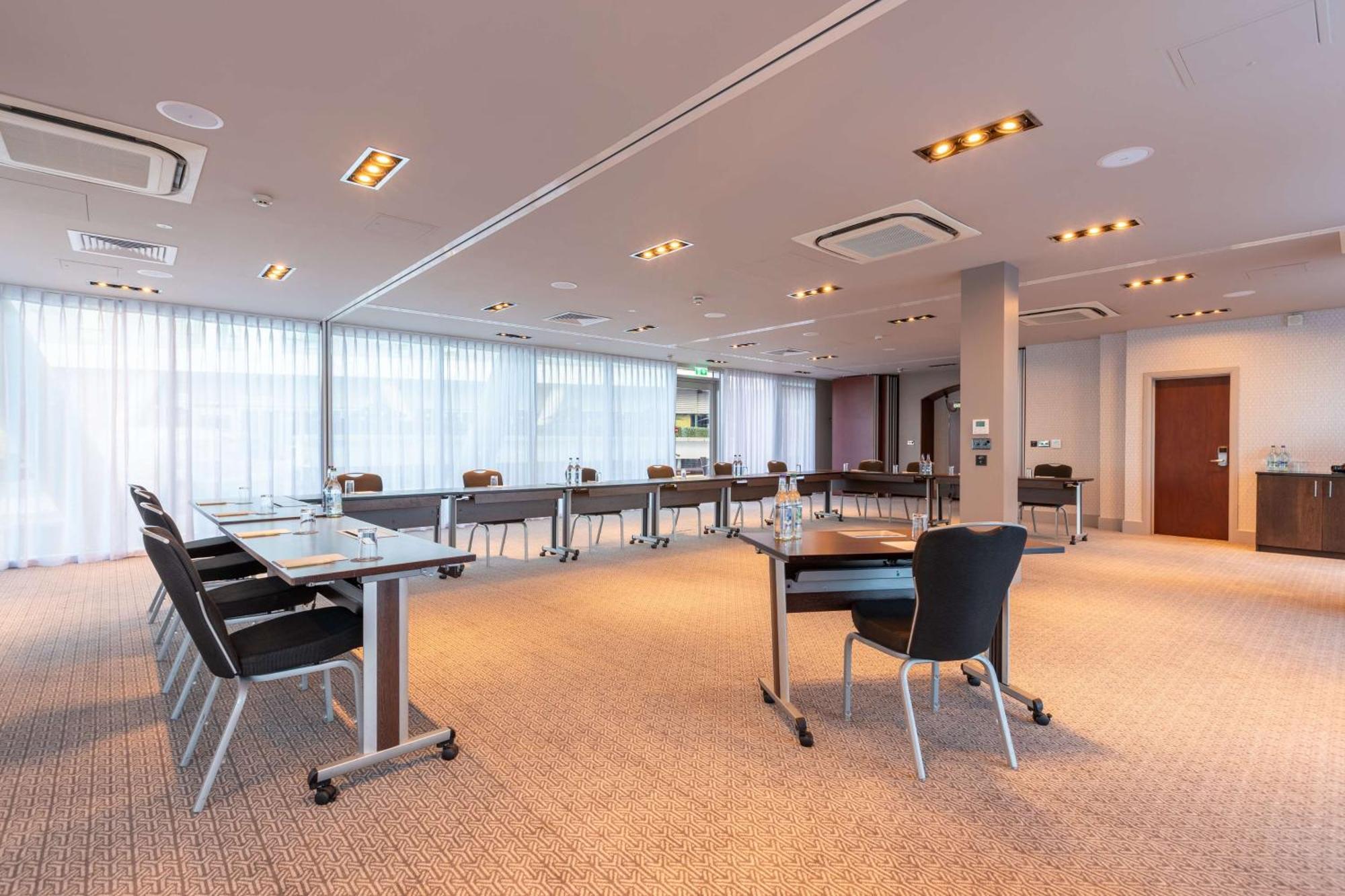 Doubletree By Hilton International Airport Hotel
